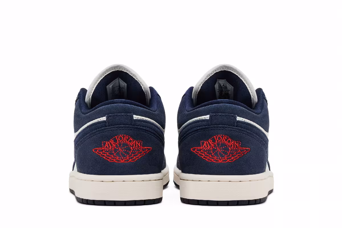Air Jordan 1 Low SE Obsidian University Gold, view 7