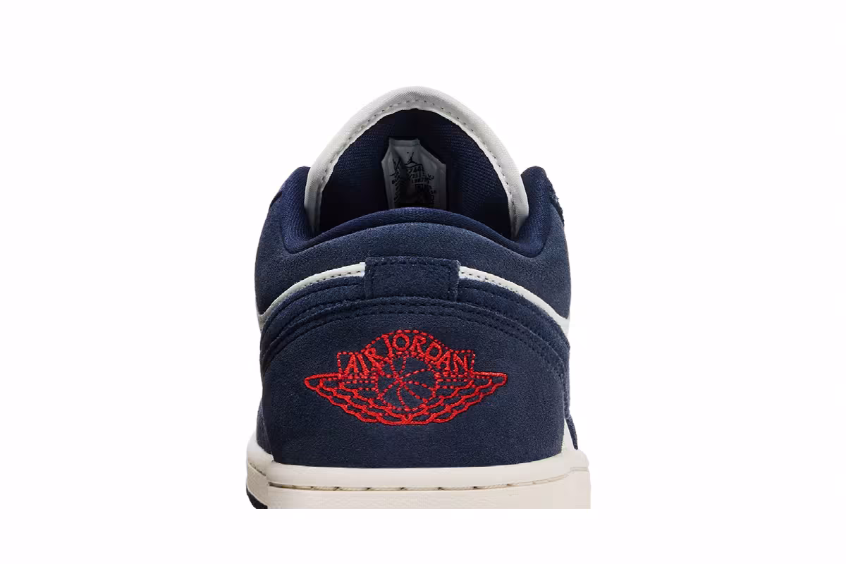 Air Jordan 1 Low SE Obsidian University Gold, view 8