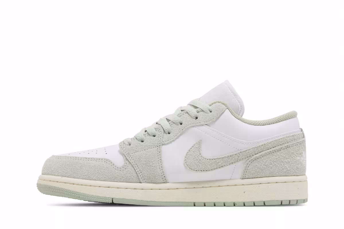 Air Jordan 1 Low SE Seafoam, view 4