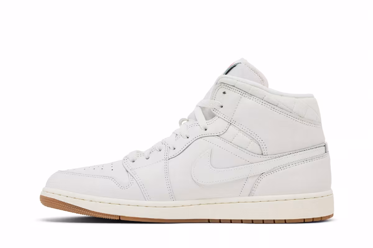 Air Jordan 1 Mid SE Brazil Football, view 4