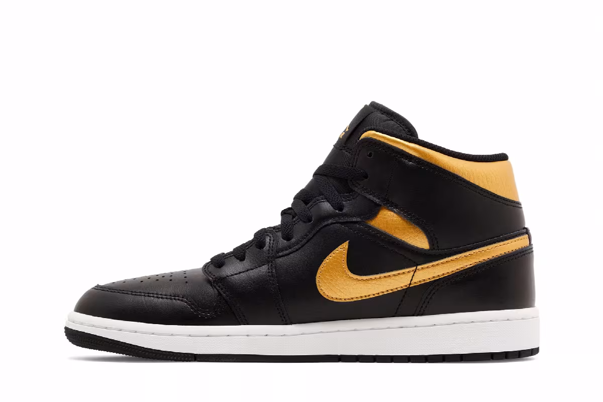 Air Jordan 1 Mid Black Metallic Gold, view 4
