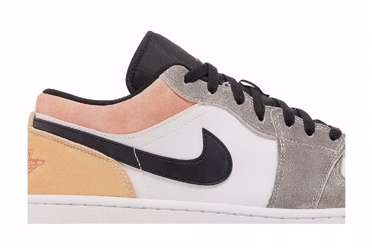 Air Jordan 1 Low SE Flight Club, view 3