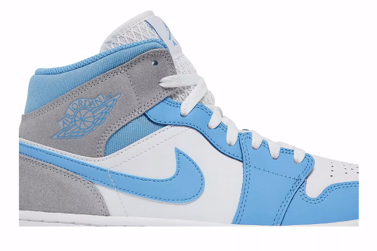 Air Jordan 1 Mid SE University Blue, view 3