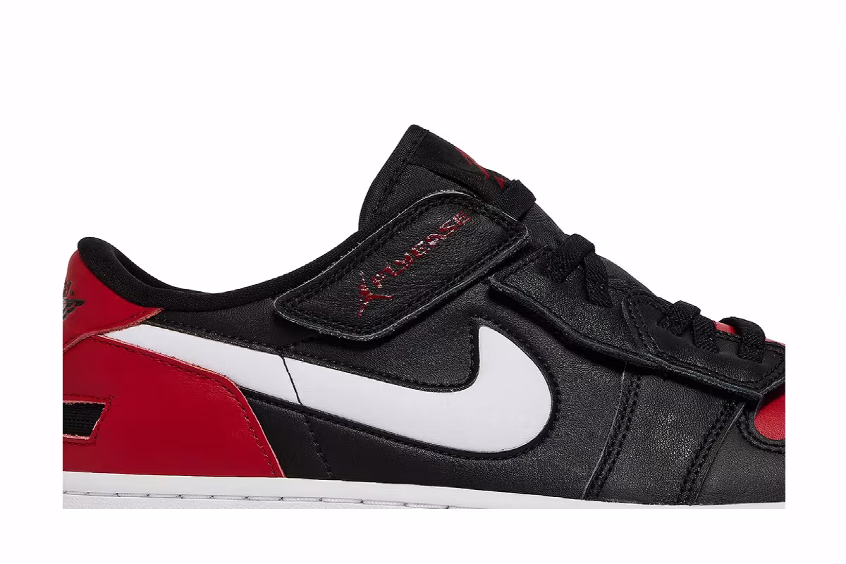 Air Jordan 1 Low FlyEase Alternate Bred Toe, view 3