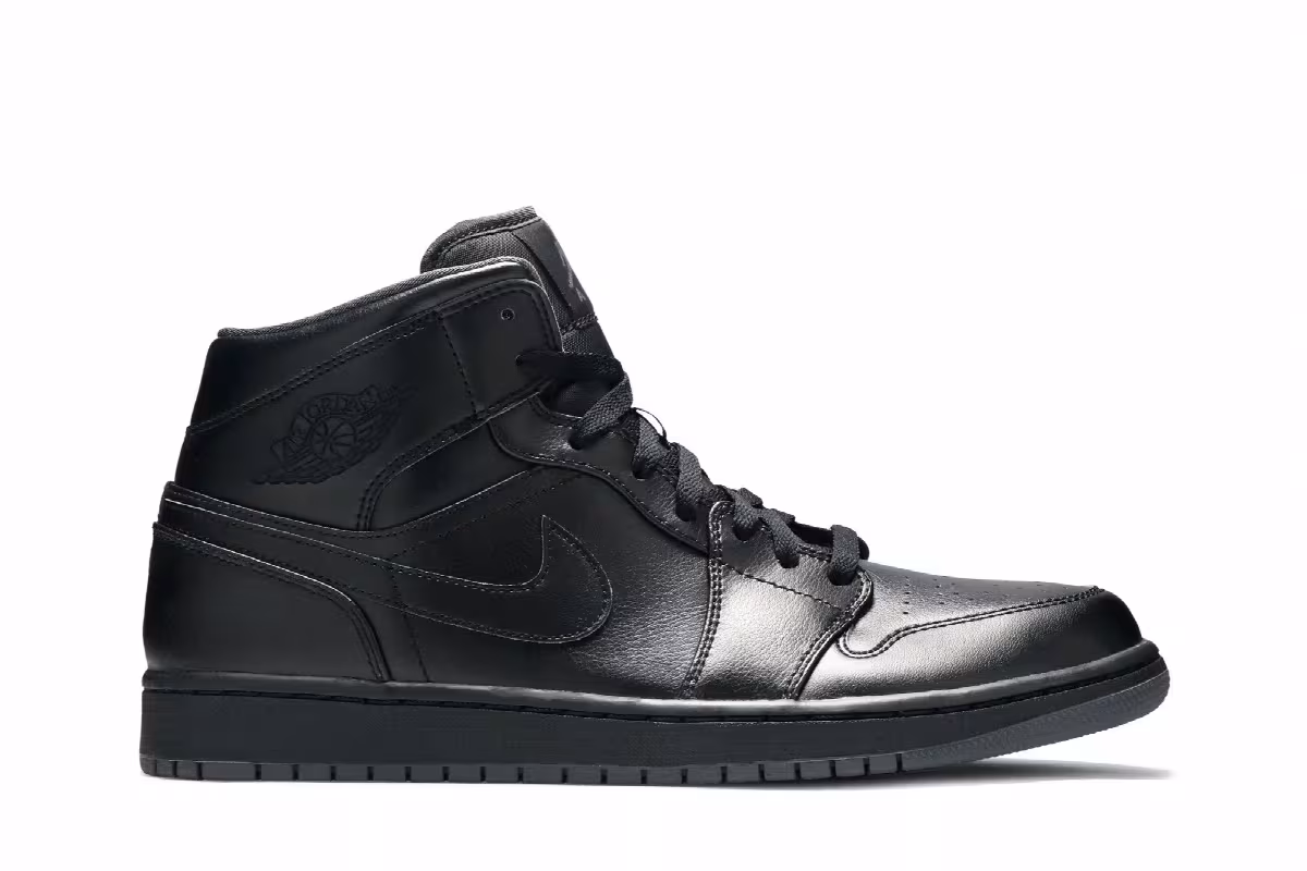 Air Jordan 1 Mid Black, view 2