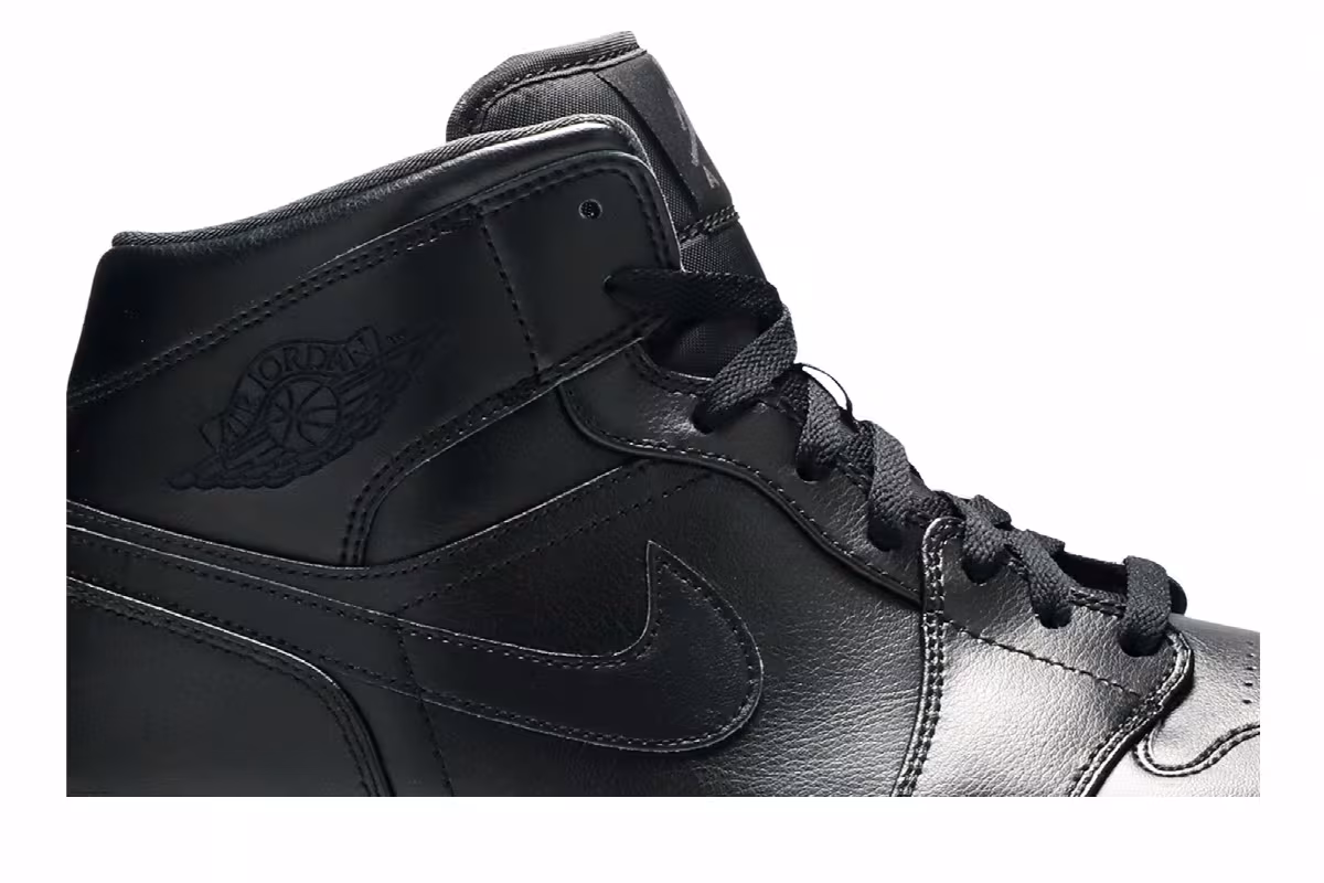 Air Jordan 1 Mid Black, view 3