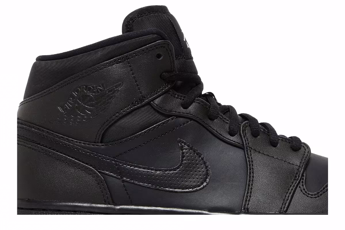 Air Jordan 1 Mid Black White, view 3