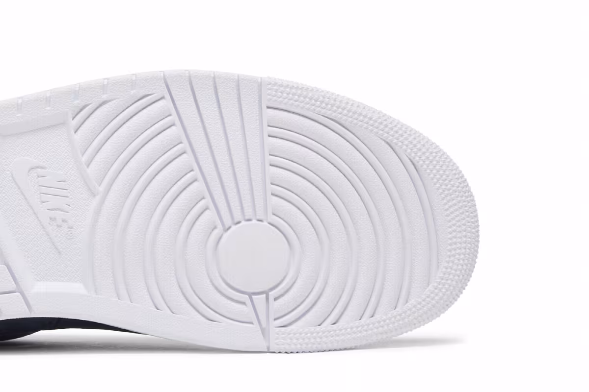 Air Jordan 1 Centre Court Midnight Navy, view 6