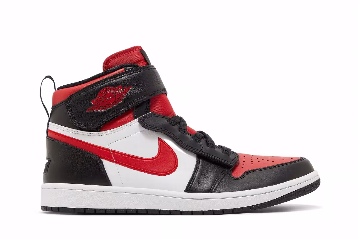 Air Jordan 1 High FlyEase Bred Toe, view 2