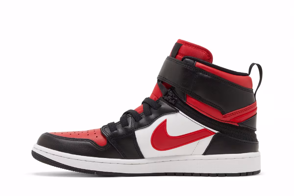 Air Jordan 1 High FlyEase Bred Toe, view 4