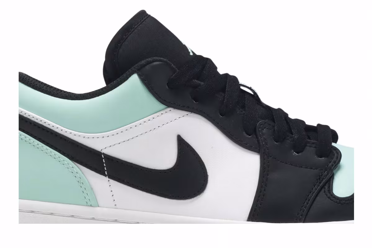 Air Jordan 1 Low Emerald, view 3