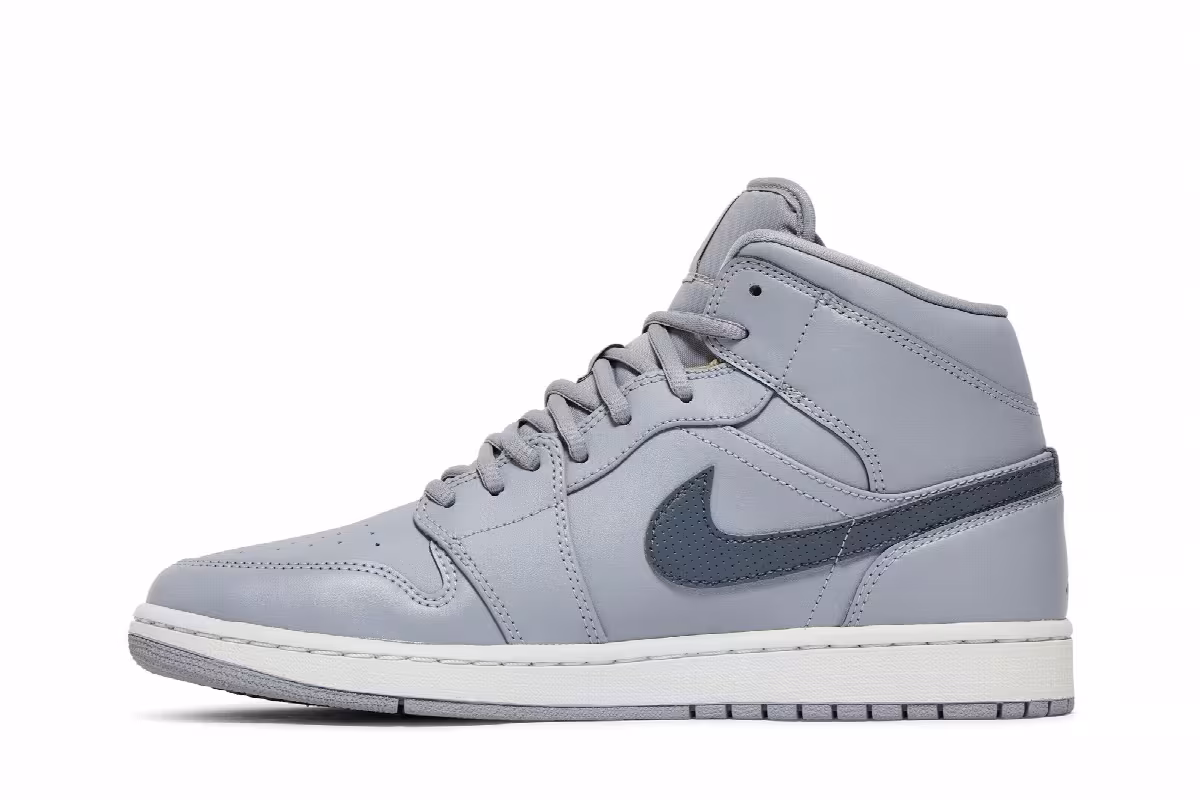 Air Jordan 1 Mid Wolf Grey, view 4