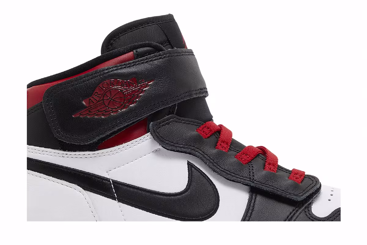Air Jordan 1 High FlyEase Gym Red Black Toe, view 3