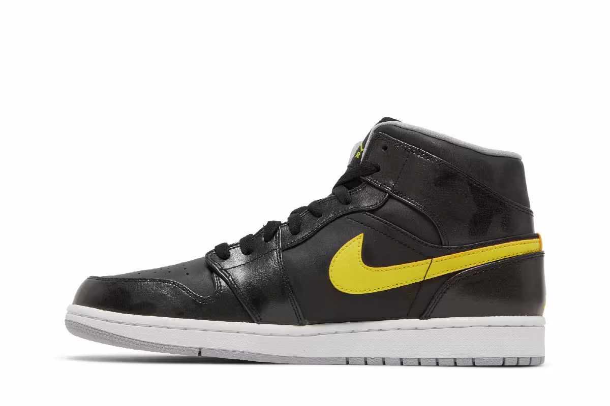 Air Jordan 1 Mid Yellow, view 4