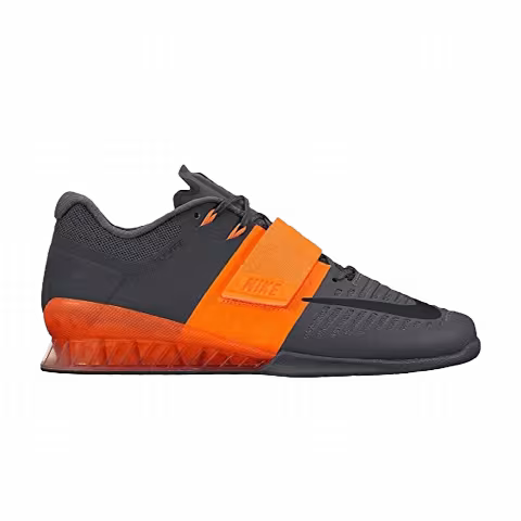Nike Romaleos 3 'Hyper Crimson'