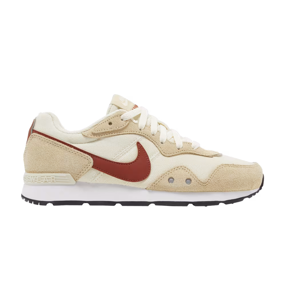 Nike Women's Venture Runner Coconut Milk Rugged Orange