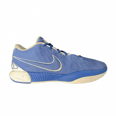 Nike LeBron 21 'Kentucky Away' PE
