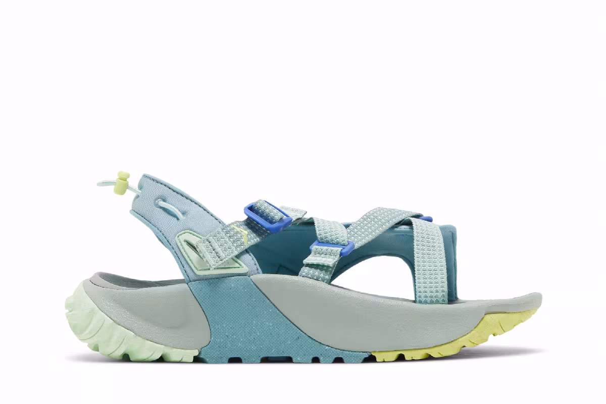 Nike Women's Oneonta Sandal Worn Blue Night Forest, view 2