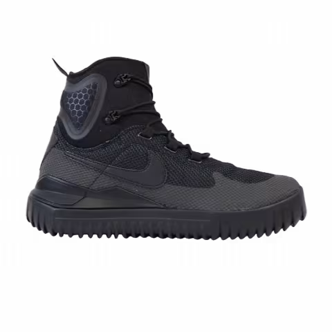 Nike Air Wild Mid 'Triple Black'