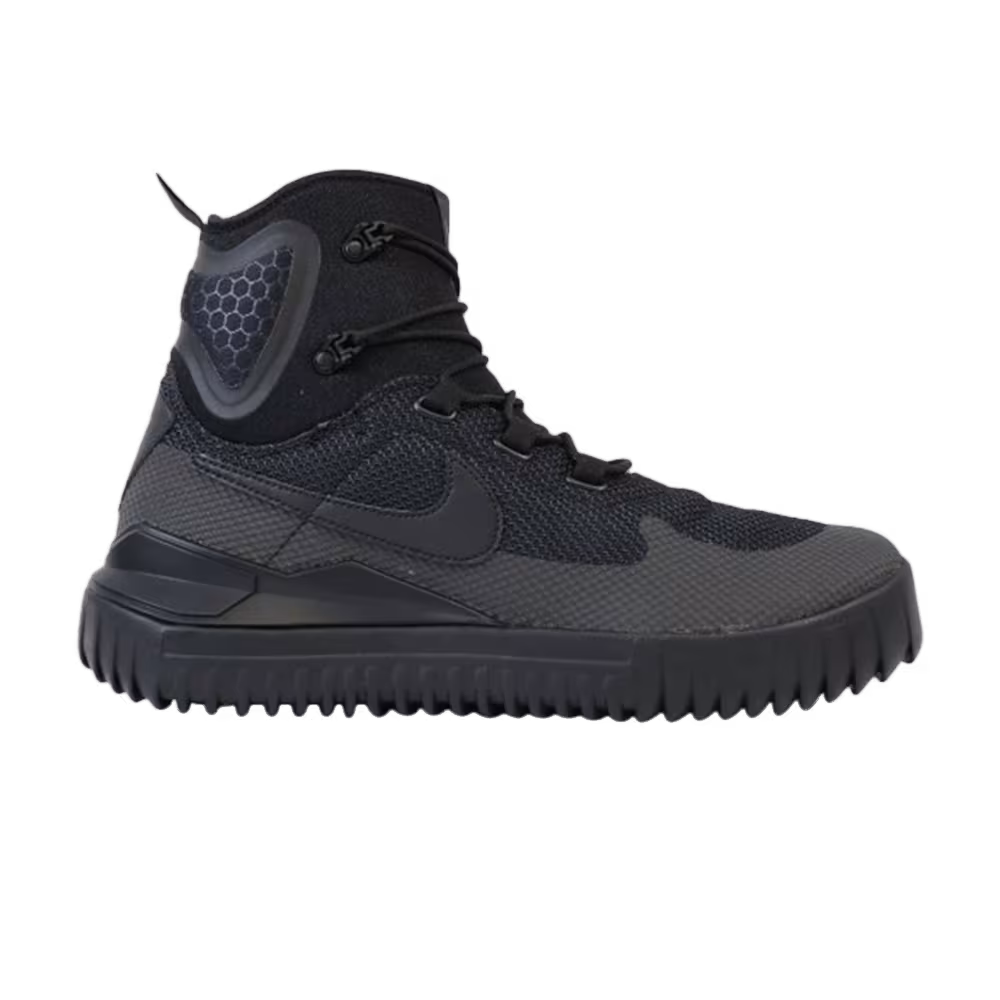 Nike Air Wild Mid Triple Black