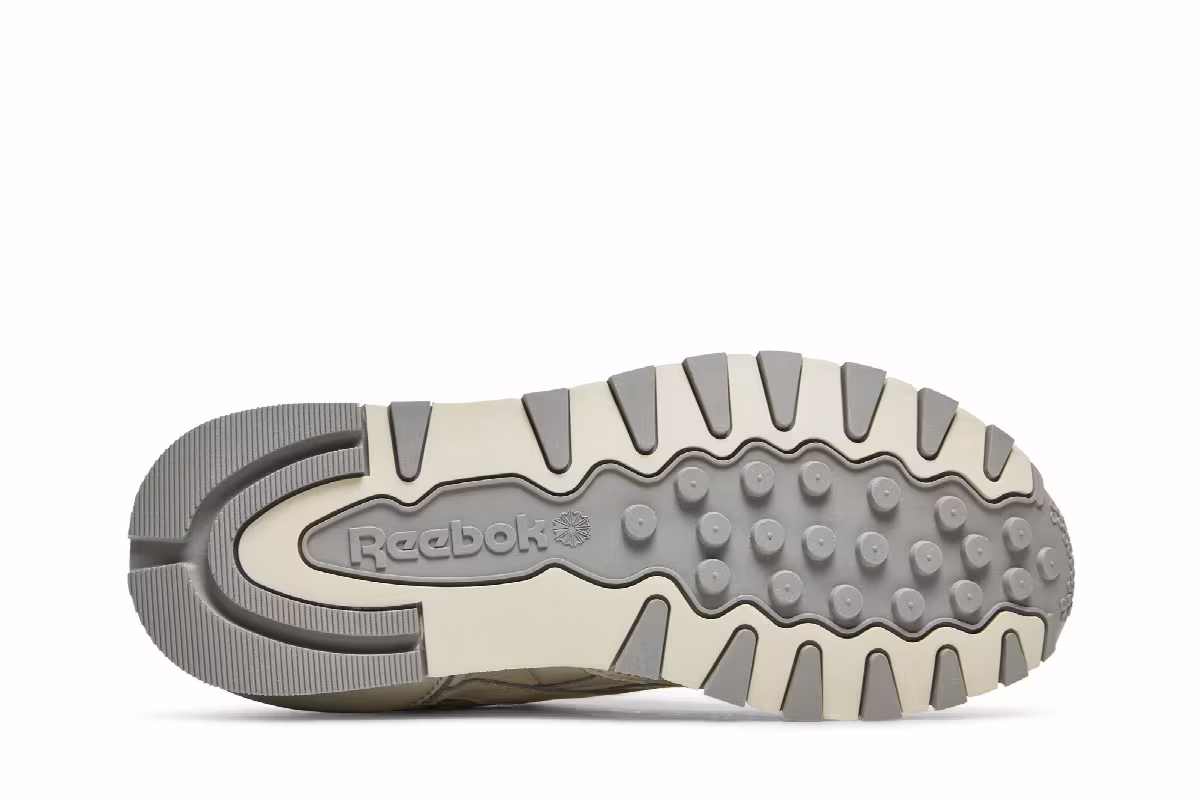 Reebok Classic Leather 1983 TV Top Chalk, view 5