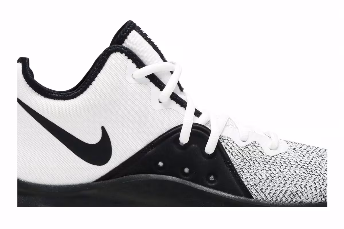 Nike Air Versitile 3 White Black, view 3
