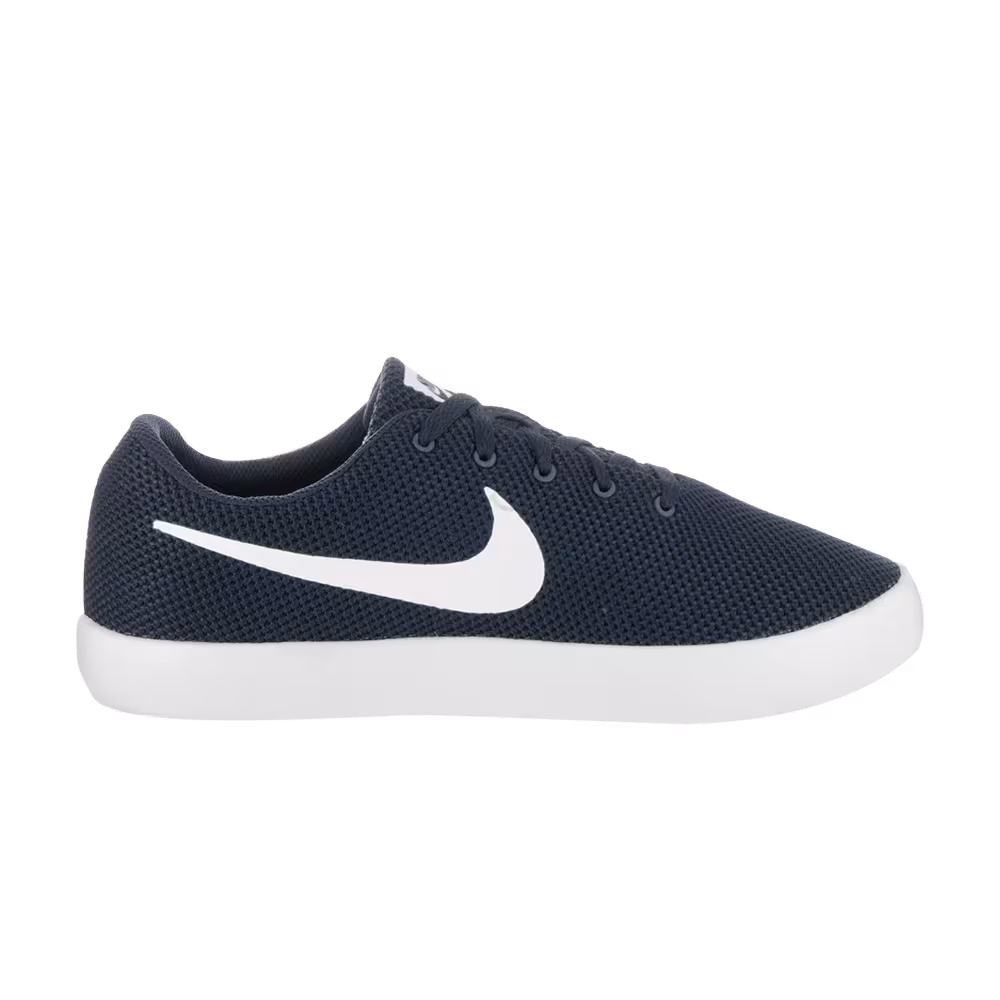 Nike Essentialist