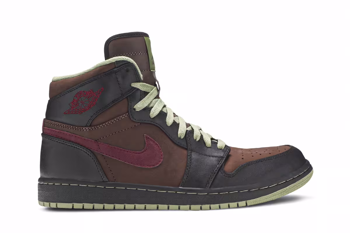 Air Jordan 1 High Velvet Brown, view 2