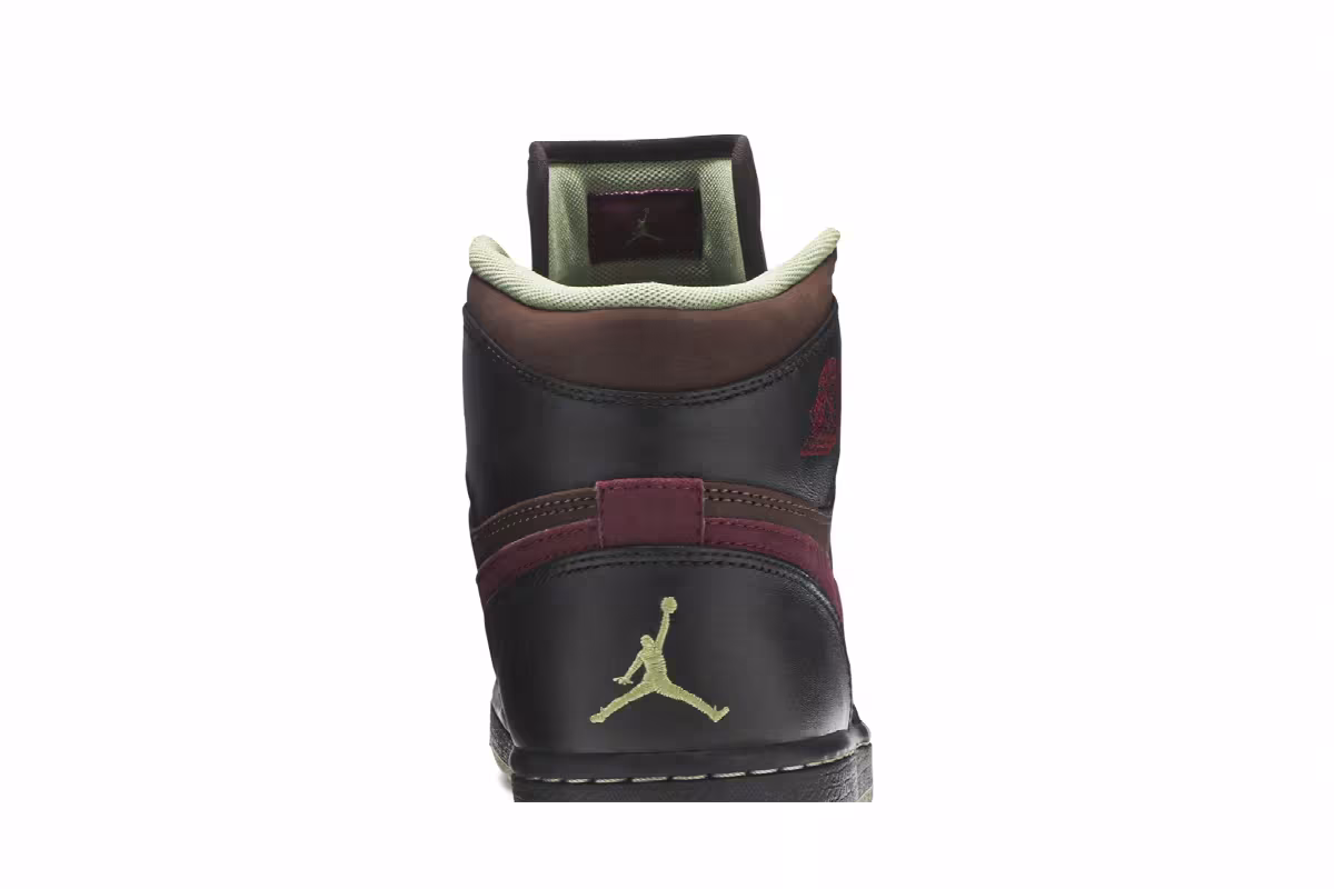 Air Jordan 1 High Velvet Brown, view 8