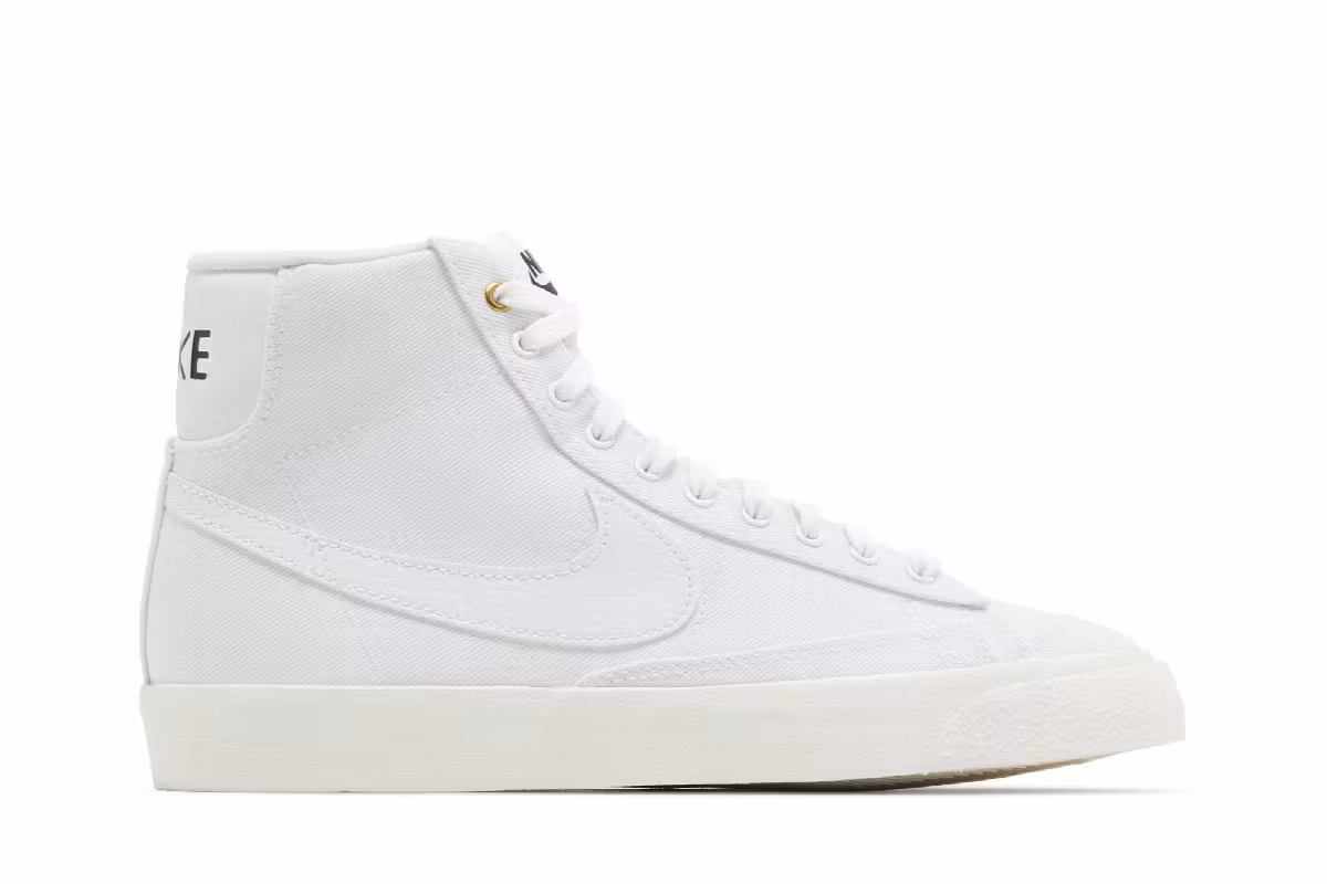 Nike Women's Blazer Mid White, view 2