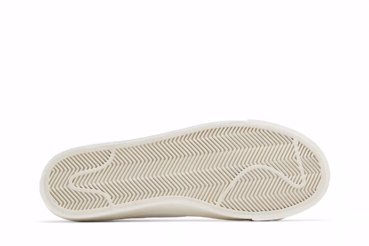 Nike Women's Blazer Mid White, view 5