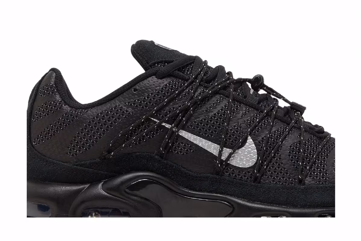 Nike Air Max Plus Utility Black Metallic Silver, view 3