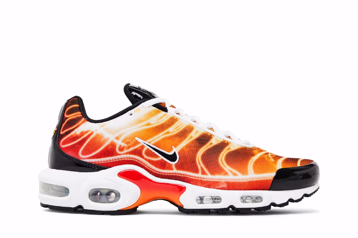 Nike Men's Air Max Plus Light Photography - Sport Red, view 2