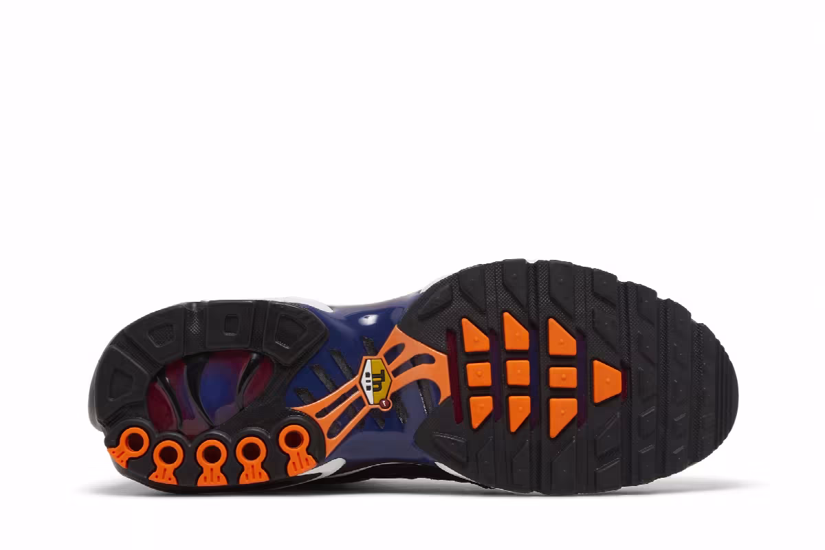 Patta x FC Barcelona x Nike Air Max Plus Culers del Món, view 5