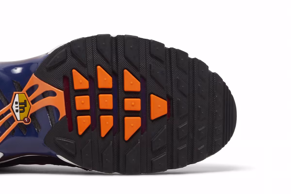 Patta x FC Barcelona x Nike Air Max Plus Culers del Món, view 6