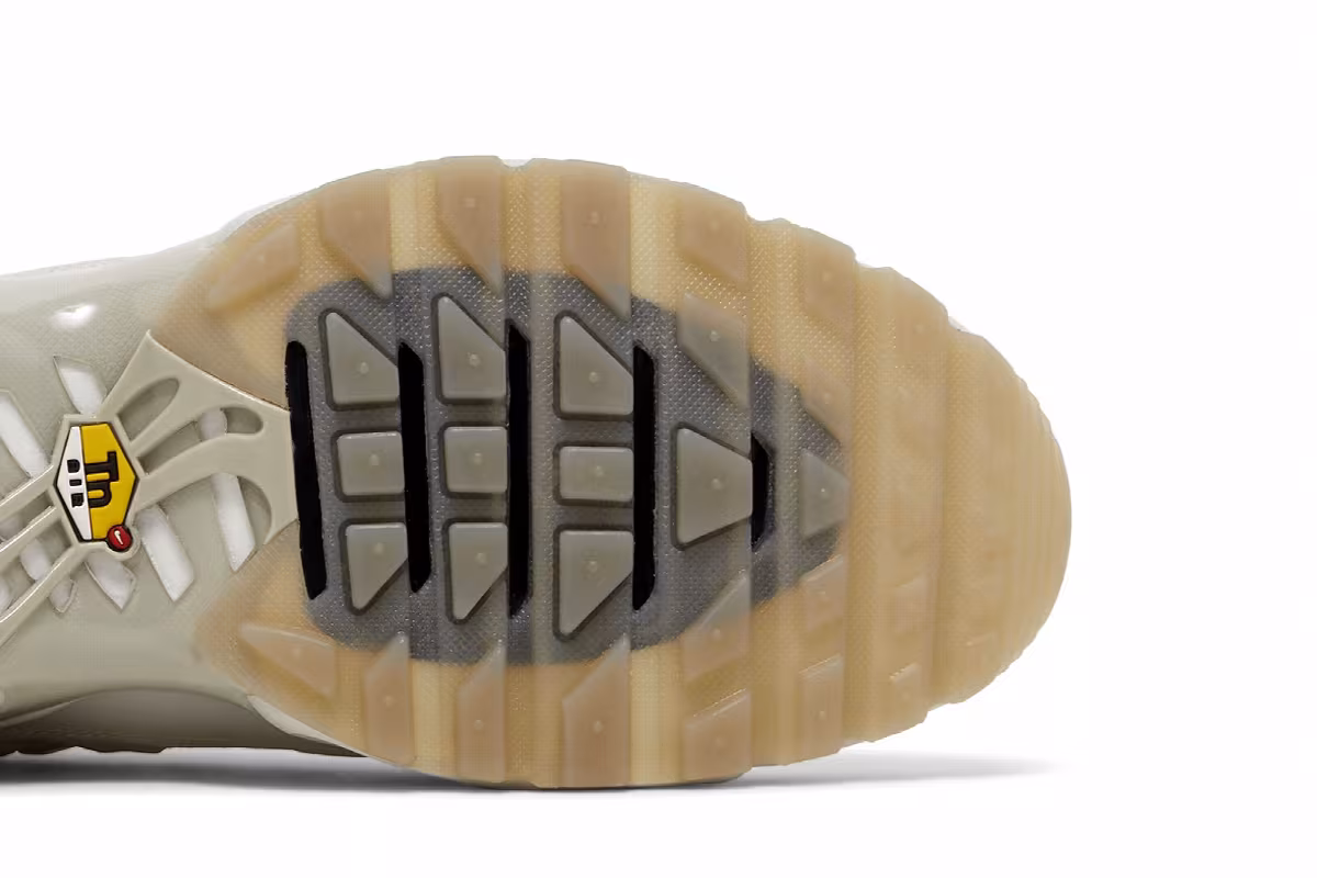 A-Cold-Wall* x Nike Air Max Plus Platinum Tint, view 6