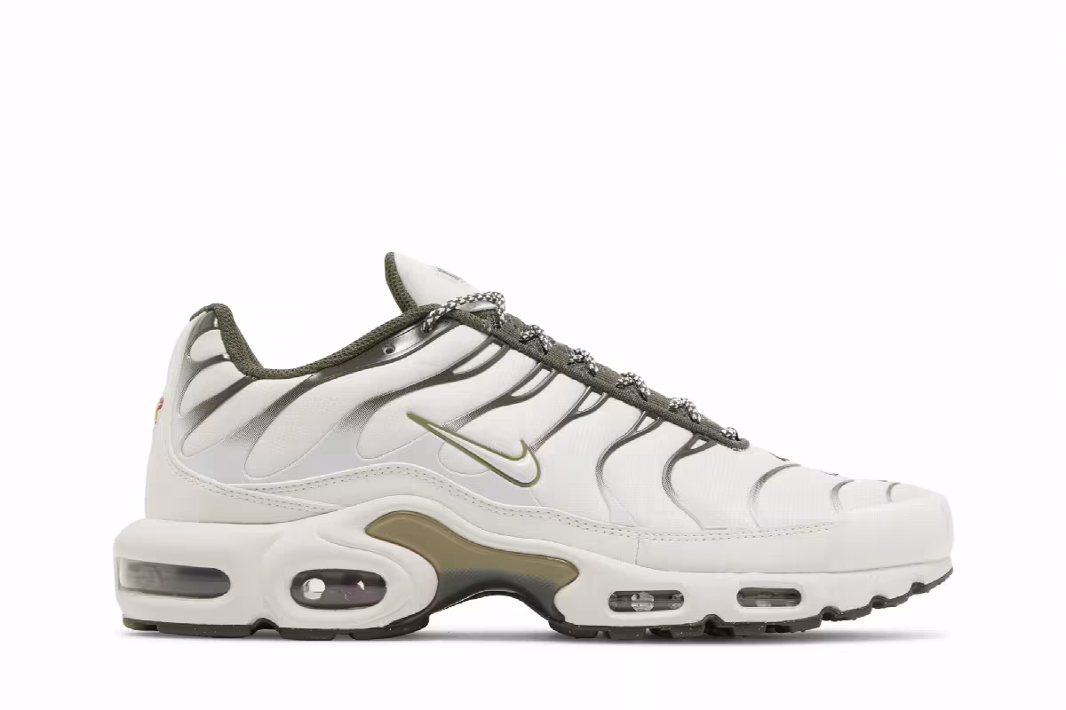 Nike Air Max Plus Phantom Neutral Olive, view 2