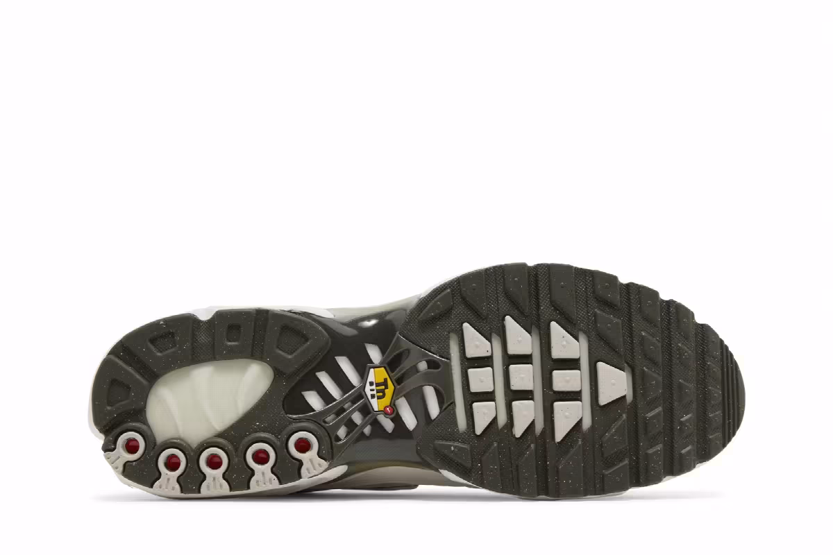 Nike Air Max Plus Phantom Neutral Olive, view 5