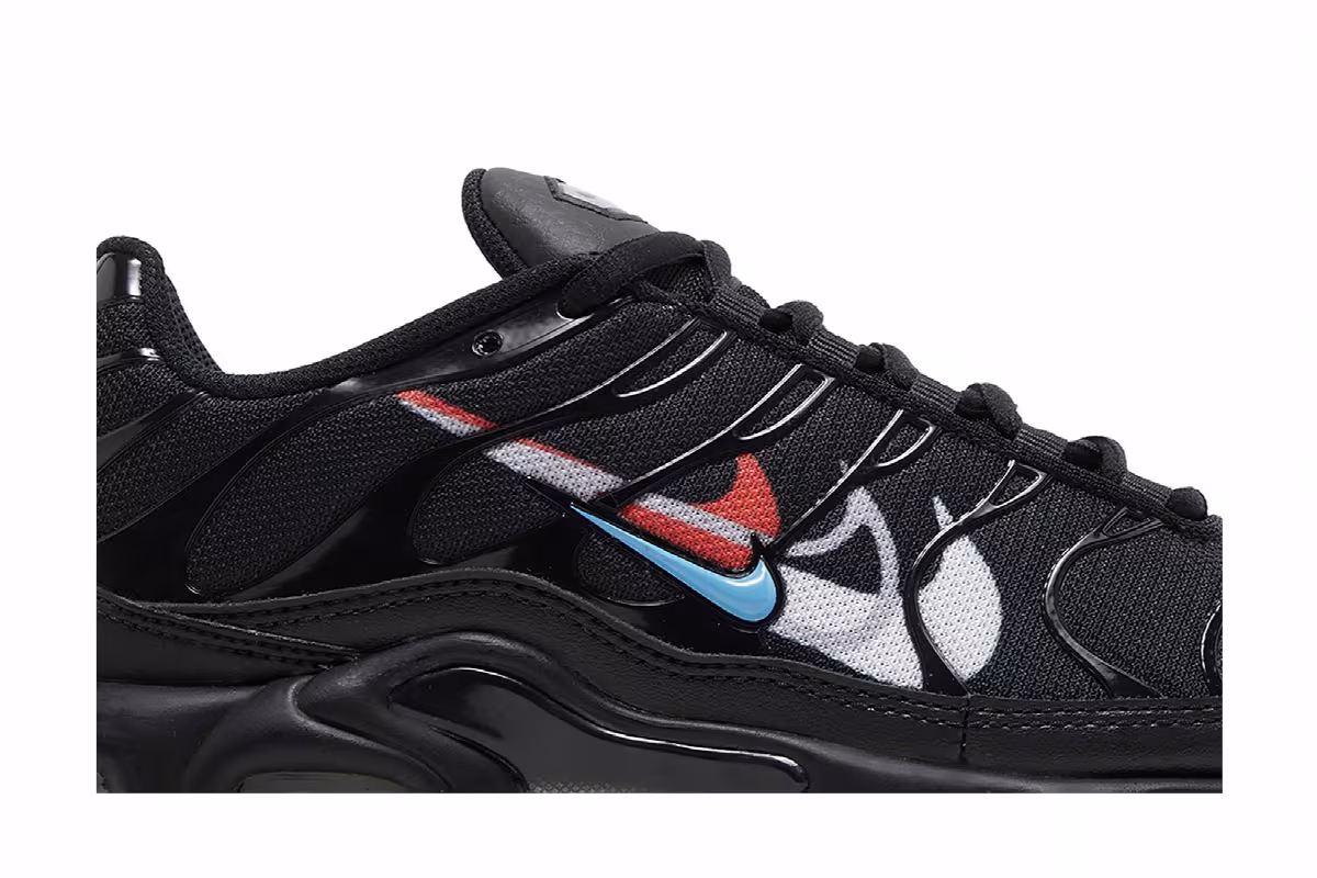Nike Air Max Plus Multi Swoosh - Black Bright Crimson, view 3