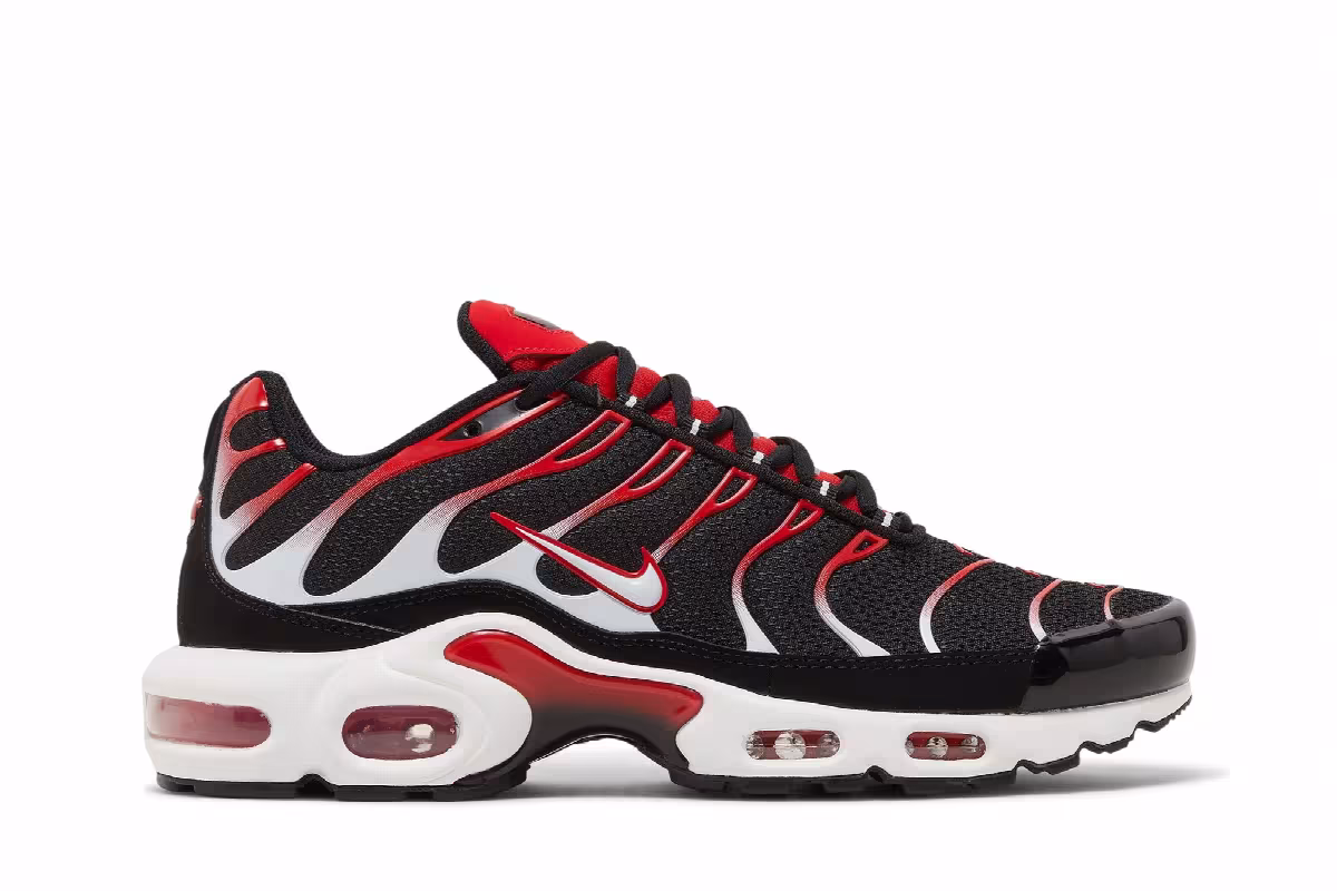 Nike Air Max Plus Black University Red, view 2