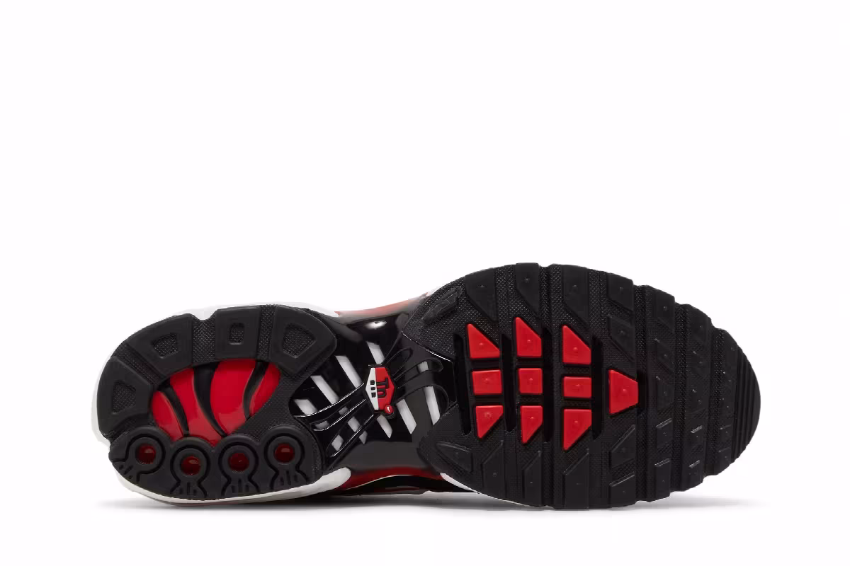Nike Air Max Plus Black University Red, view 5