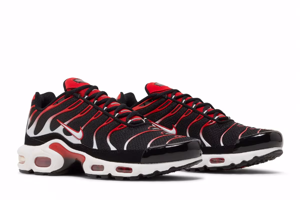Nike Air Max Plus Black University Red, view 9