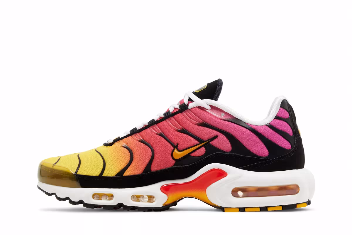 Nike Air Max Plus OG Gold Raspberry Red, view 4