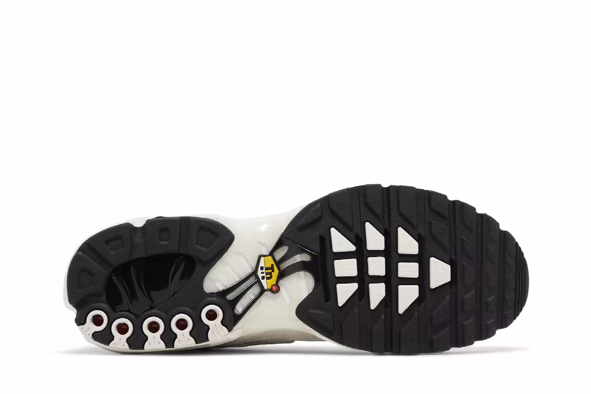 Nike Air Max Plus Pure Platinum, view 5