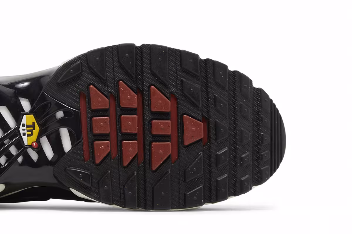 Nike Air Max Plus Black Cargo Khaki, view 6