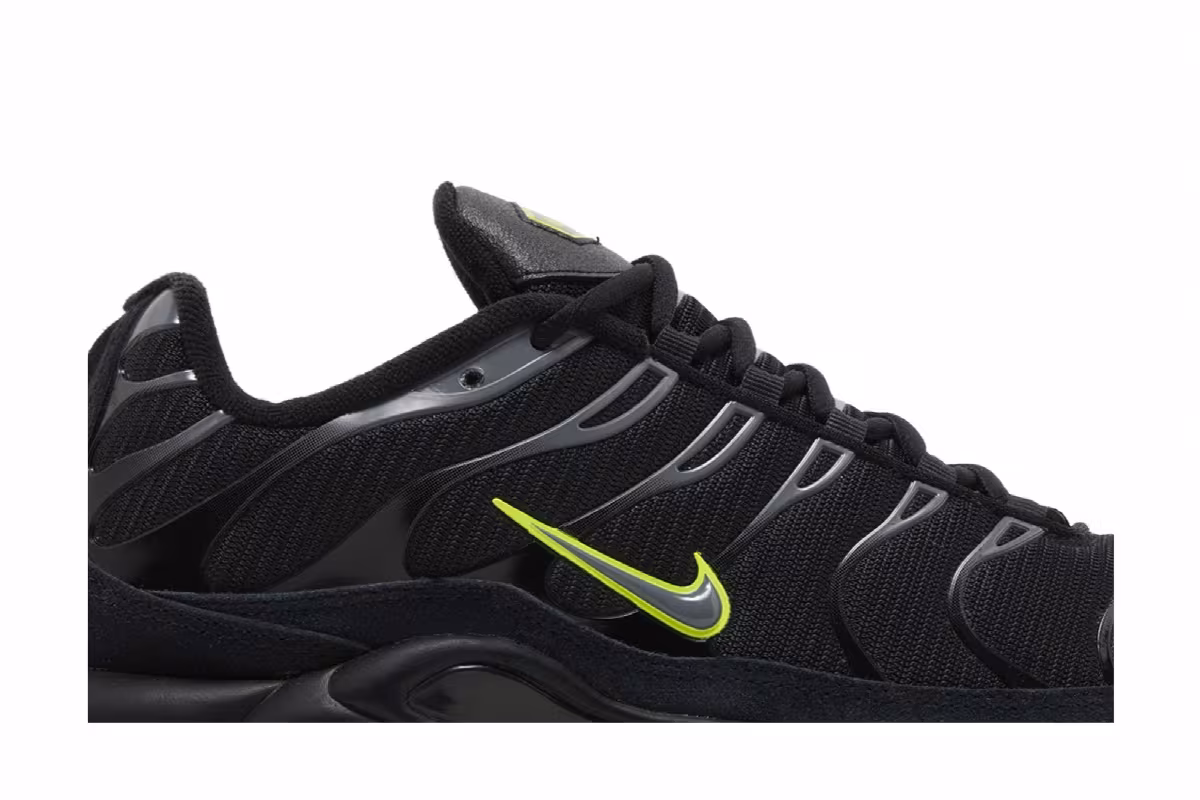 Nike Air Max Plus Black Grey Volt, view 3