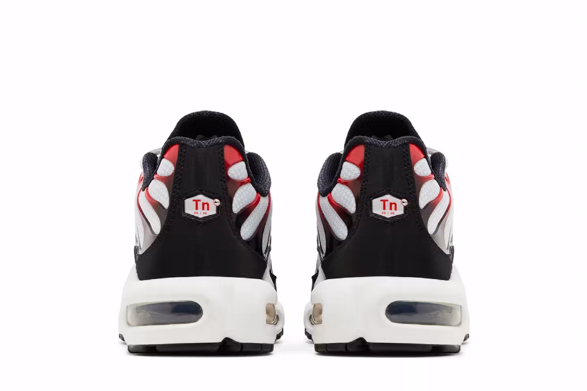 Nike Air Max Plus Platinum Black University Red, view 7