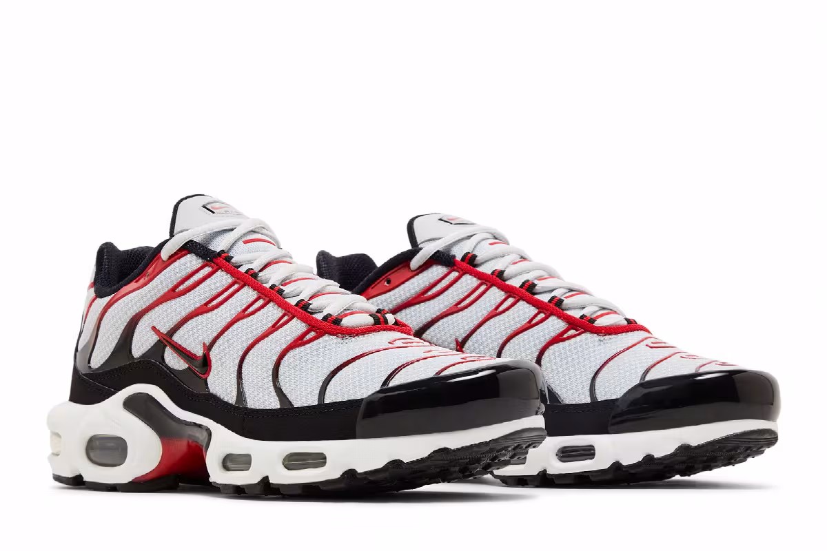Nike Air Max Plus Platinum Black University Red, view 9