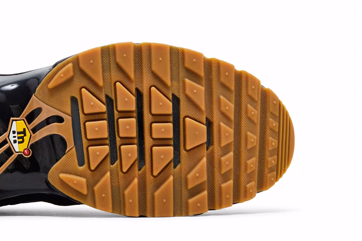 Nike Air Max Plus Black Gum Light Brown, view 6