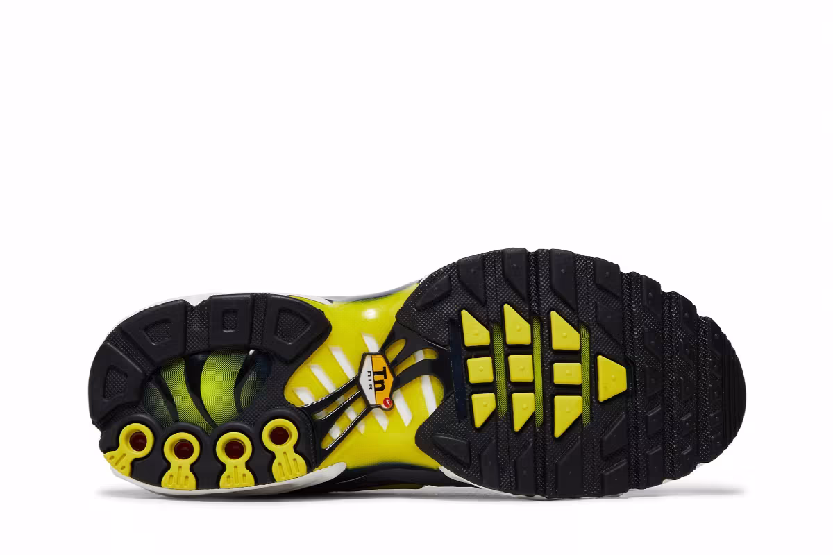 Nike Women's Air Max Plus Violet Dust High Voltage, view 5